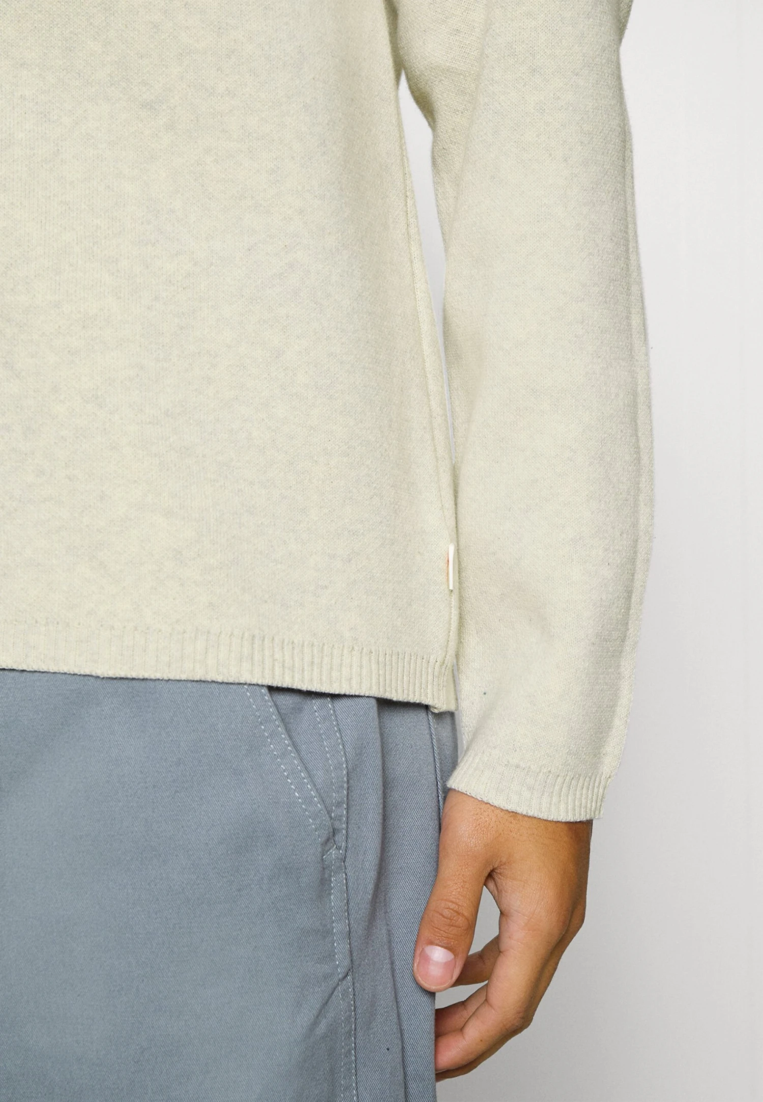 REVOLUTIONStickad Tröja - Offwhite - Bild 5